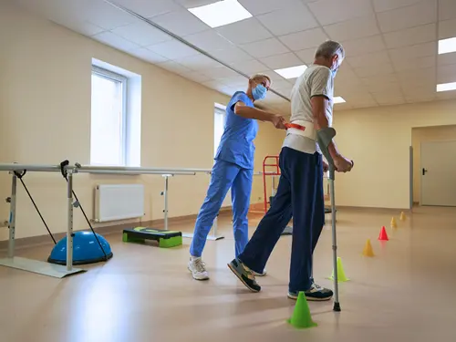 Physiotherapist balance training